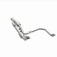 Load image into Gallery viewer, Magnaflow 14-18 2500 V8 6.4 OEM Underbody Direct Fit Converter - Additional View 16