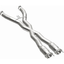 Load image into Gallery viewer, Magnaflow 14-18 Chevrolet Corvette 6.2L Underbody Direct Fit Converter - Additional View 6
