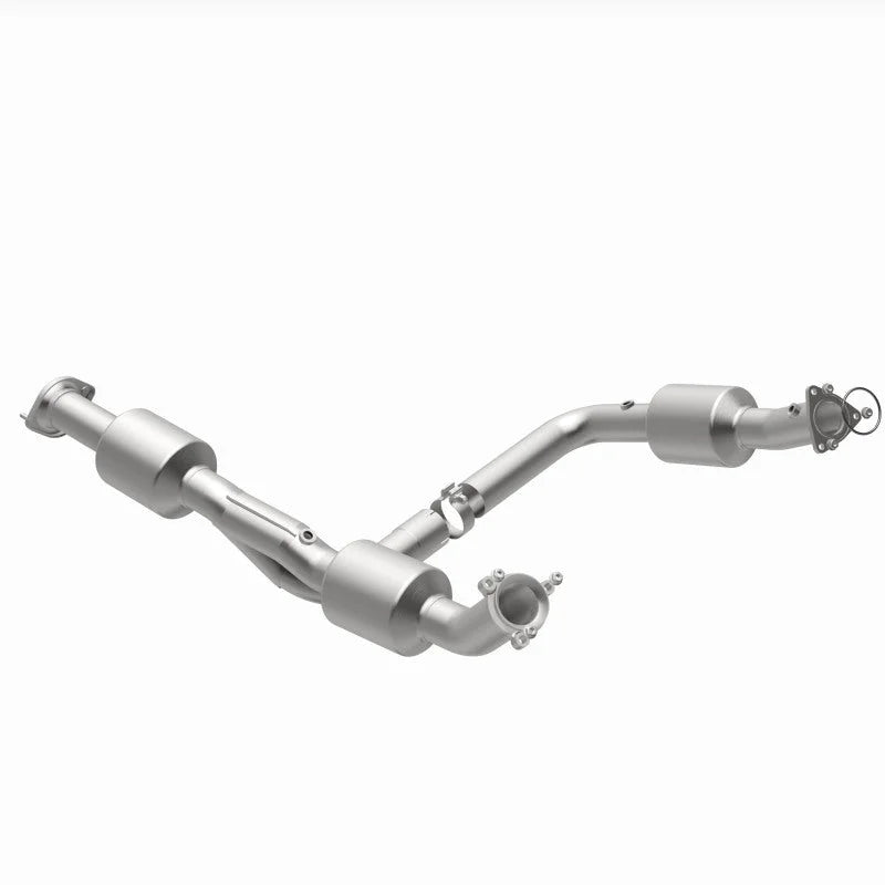Magnaflow 18-20 Chevrolet Express 2500 Single Underbody 4.3L Direct Fit Catalytic Converter - Additional View 7