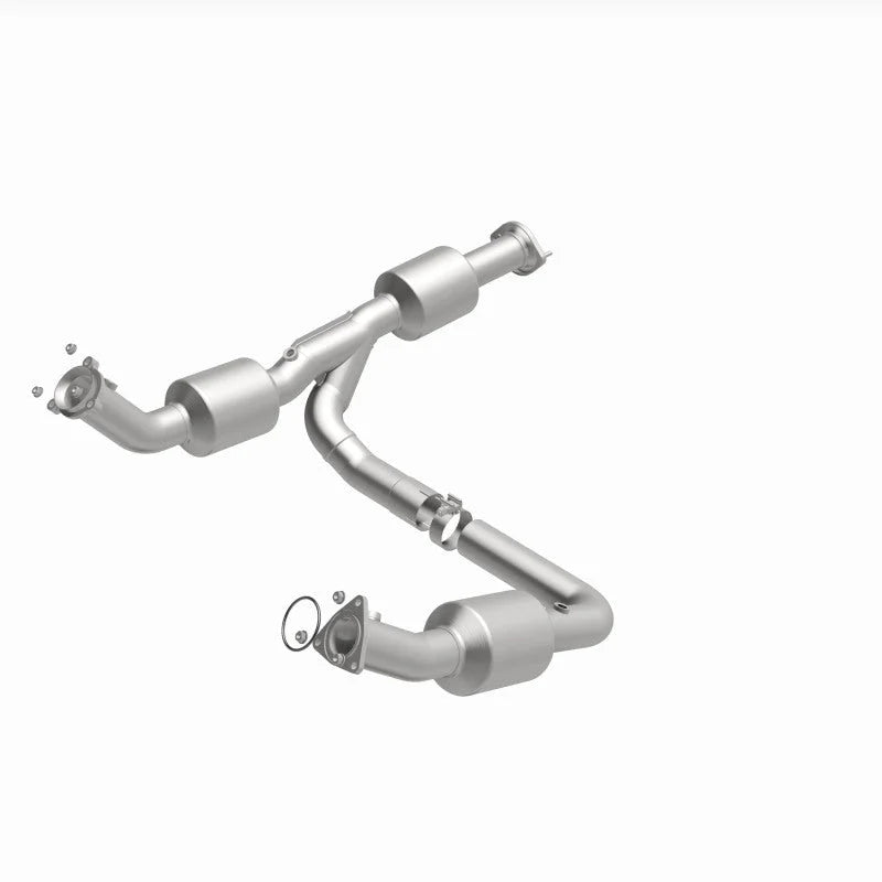 Magnaflow 18-20 Chevrolet Express 2500 Single Underbody 4.3L Direct Fit Catalytic Converter - Additional View 15