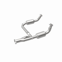 Load image into Gallery viewer, Magnaflow 2000 Cadillac Escalade 5.7L Direct Fit Converter - Additional View 12