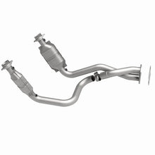 Load image into Gallery viewer, Magnaflow 2005 Ford F-250 Super Duty 6.8L Direct Fit Converter - Additional View 8