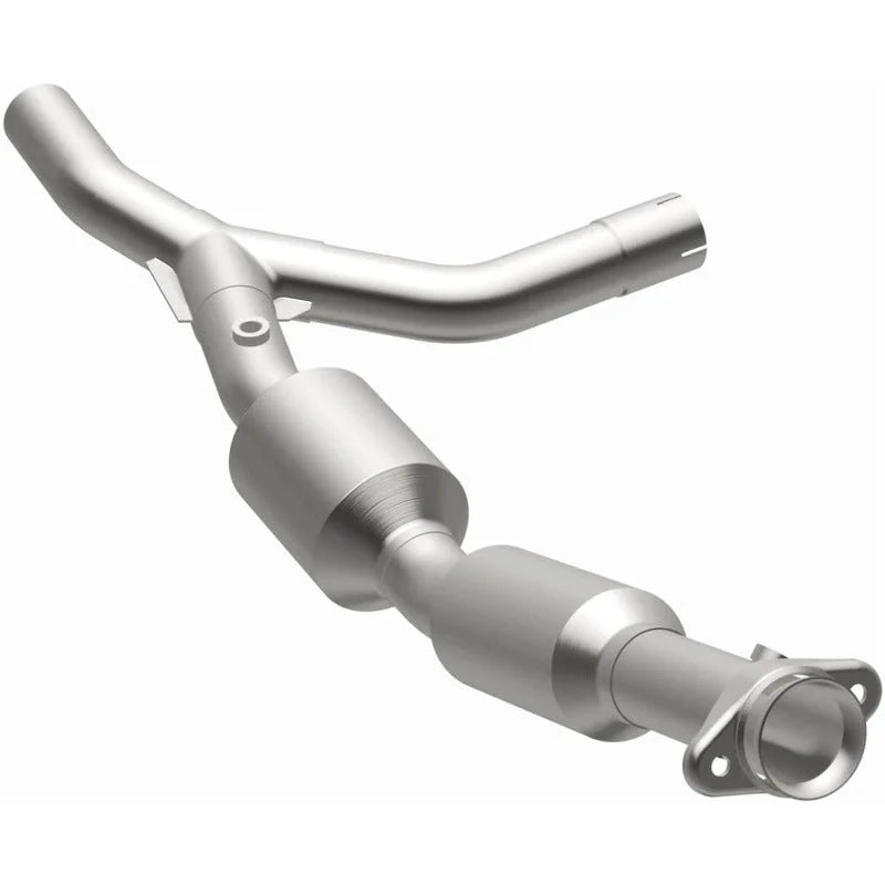 Magnaflow 2007 Ford E-150 4.6L Direct Fit Converter - Installation View