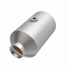 Load image into Gallery viewer, Magnaflow 2.00in. Mid-Bed O2 CA Universal Converter - Back View
