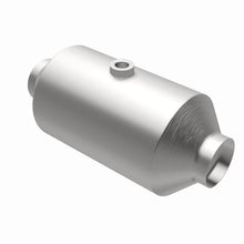 Load image into Gallery viewer, Magnaflow 2.00in. Mid-Bed O2 CA Universal Converter - Additional View 7