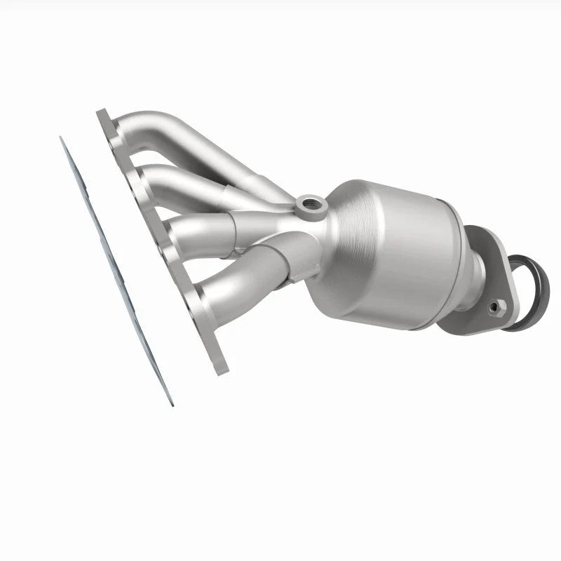 Magnaflow 2016 Mitsubishi Outlander Manifold 2.4L Direct Fit Catalytic Converter - Side View