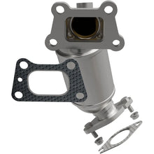 Load image into Gallery viewer, Magnaflow 2017 Cadillac XT5 Front Underbody 3.6L Direct Fit Converter - Main Product View