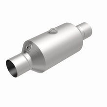 Load image into Gallery viewer, Magnaflow 2.25 w/dual O2 5in. Spun Universal Converter - Additional View 7