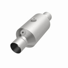 Load image into Gallery viewer, Magnaflow 2.25 w/dual O2 5in. Spun Universal Converter - Additional View 9