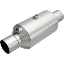 Load image into Gallery viewer, Magnaflow 2.50 w/dual O2 5in. Spun Universal Converter - Main Product View