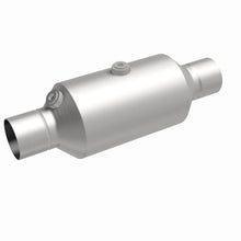 Load image into Gallery viewer, Magnaflow 2.50 w/dual O2 5in. Spun Universal Converter - Installation View