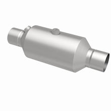 Load image into Gallery viewer, Magnaflow 2.50 w/dual O2 5in. Spun Universal Converter - Additional View 5