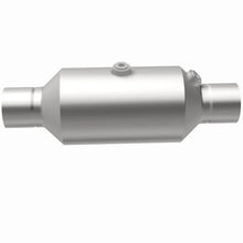 Load image into Gallery viewer, Magnaflow 2.50 w/dual O2 5in. Spun Universal Converter - Additional View 6
