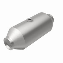 Load image into Gallery viewer, Magnaflow 2.50in. Uni. Ford 8617 Mid-Bed Series Direct Fit Converter - Back View