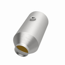Load image into Gallery viewer, Magnaflow 2.50in. Uni. Ford 8617 Mid-Bed Series Direct Fit Converter - Additional View 5