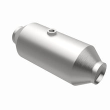 Load image into Gallery viewer, Magnaflow 2.50in. Uni. Ford 8617 Mid-Bed Series Direct Fit Converter - Additional View 7