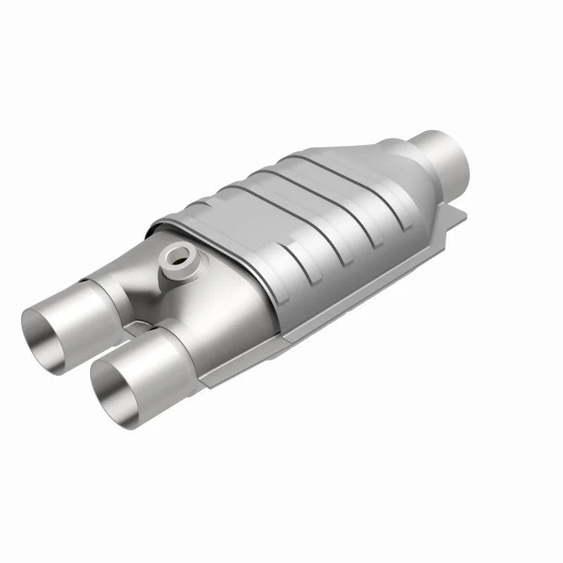 Magnaflow 2.5in./2in. S/D CAOBDII Universal Converter fits 1996-2000 Chevrolet Express 1500 / 2500 / 1996-1998 Dodge B1500...