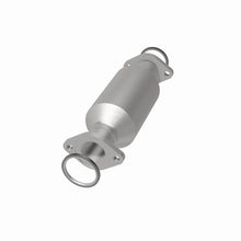 Load image into Gallery viewer, Magnaflow 95-99 Toyota Tacoma / 1997 Geo Prizm Direct-fit Catalytic Converter - Additional View 7