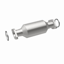 Load image into Gallery viewer, Magnaflow 95-99 Toyota Tacoma / 1997 Geo Prizm Direct-fit Catalytic Converter - Additional View 10