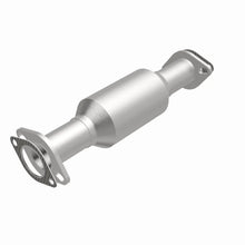Load image into Gallery viewer, Magnaflow 96-97 Nissan Pickup 2.4L Direct Fit Converter - Additional View 8