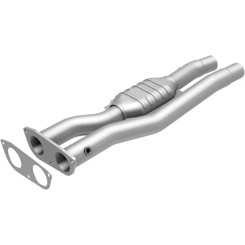 Magnaflow 96-99 Chevy C2500 Suburban 7.4L Direct Fit Converter - Main Product View