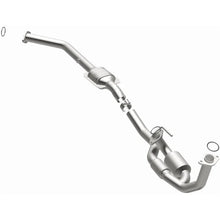 Load image into Gallery viewer, Magnaflow 98-00 Sienna V6 3 OEM Underbody Direct Fit Converter - Additional View 12