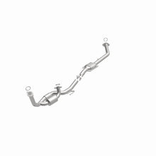 Load image into Gallery viewer, Magnaflow 98-00 Sienna V6 3 OEM Underbody Direct Fit Converter - Additional View 15