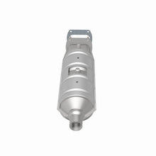 Load image into Gallery viewer, Magnaflow CA Direct Fit Converter fits 1988-1995 Ford E-250 Econoline / 1987-1991 Ford E-250 Econoline Club WAGON / 1987-1...
