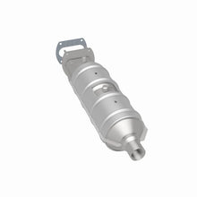 Load image into Gallery viewer, Magnaflow CA Direct Fit Converter fits 1988-1995 Ford E-250 Econoline / 1987-1991 Ford E-250 Econoline Club WAGON / 1987-1...