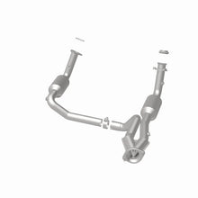 Load image into Gallery viewer, Magnaflow California Direct Fit Converter 03 Cadillac Tahoe 4.8L - Additional View 8