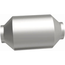 Load image into Gallery viewer, Magnaflow California Grade CARB Universal Catalytic Converter - 2.5in In / 2.5in Out / 9in Long - Side View