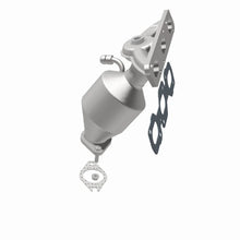 Load image into Gallery viewer, Magnaflow Conv DF 01-05 Ford Escape 3.0L - Back View