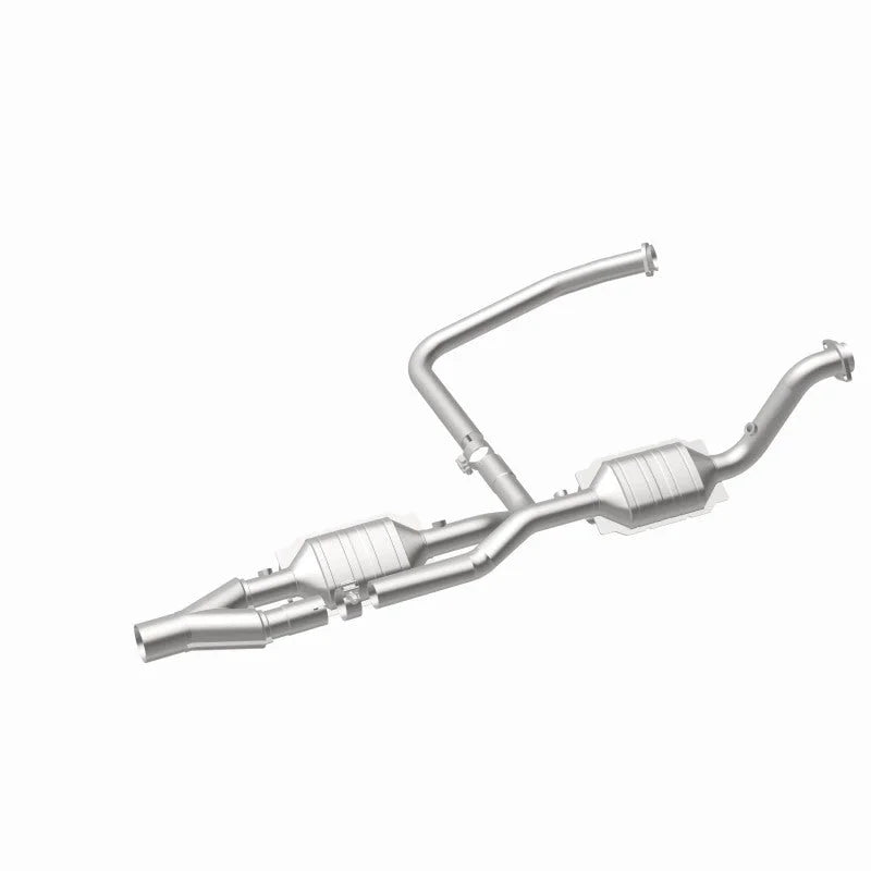 Magnaflow Conv DF 04-07 Dodge Ram 5.7L - Installation View