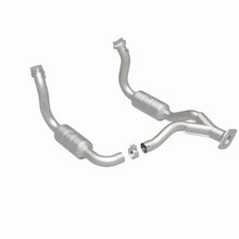 Load image into Gallery viewer, Magnaflow Conv DF 08-10 Ford F-250/F-250 SD/F-350/F-350 SD 5.4L/6.8L / F-450 SD 6.8L Y-Pipe Assembly - Side View
