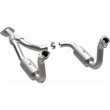 Load image into Gallery viewer, Magnaflow Conv DF 08-10 Ford F-250/F-250 SD/F-350/F-350 SD 5.4L/6.8L / F-450 SD 6.8L Y-Pipe Assembly - Installation View