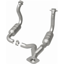 Load image into Gallery viewer, Magnaflow Conv DF 08-10 Ford F-250/F-250 SD/F-350/F-350 SD 5.4L/6.8L / F-450 SD 6.8L Y-Pipe Assembly - Additional View 6