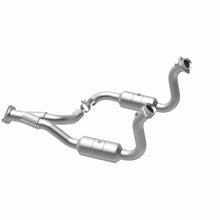 Load image into Gallery viewer, Magnaflow Conv DF 08-10 Ford F-250/F-250 SD/F-350/F-350 SD 5.4L/6.8L / F-450 SD 6.8L Y-Pipe Assembly - Additional View 7