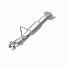 Load image into Gallery viewer, Magnaflow Conv DF 2001-2006 Chevrolet Silverado 3500 - Side View