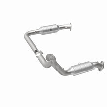 Load image into Gallery viewer, Magnaflow Conv DF 2007 Ram 1500 V8 5.7 OEM Underbody - Back View
