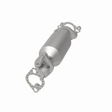 Load image into Gallery viewer, Magnaflow Conv DF 2007 Sorento V6 3.8 OEM Underbody - Additional View 10