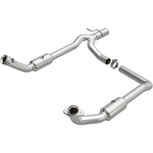 Load image into Gallery viewer, Magnaflow Conv DF 2009-2012 E-150 5.4 L Underbody - Main Product View