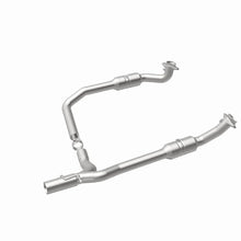 Load image into Gallery viewer, Magnaflow Conv DF 2009-2012 E-150 5.4 L Underbody - Side View
