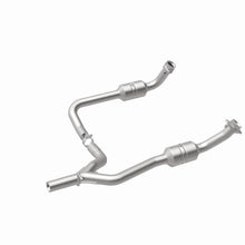 Load image into Gallery viewer, Magnaflow Conv DF 2009-2014 E-150 4.6 L Underbody - Additional View 9