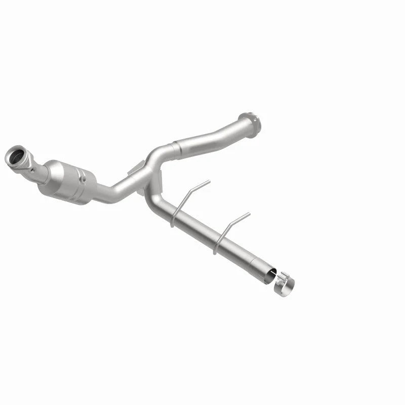 Magnaflow Conv DF 2011-2014 F-150 5.0L Underbody - Back View