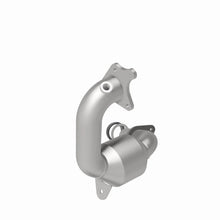 Load image into Gallery viewer, Magnaflow Conv DF 2011-2015 Juke L4 1.6 OEM Underbody - Additional View 7