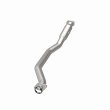 Load image into Gallery viewer, Magnaflow Conv DF 2012-2017 Grand Cherokee V8 6.4 OEM Underbody - Installation View