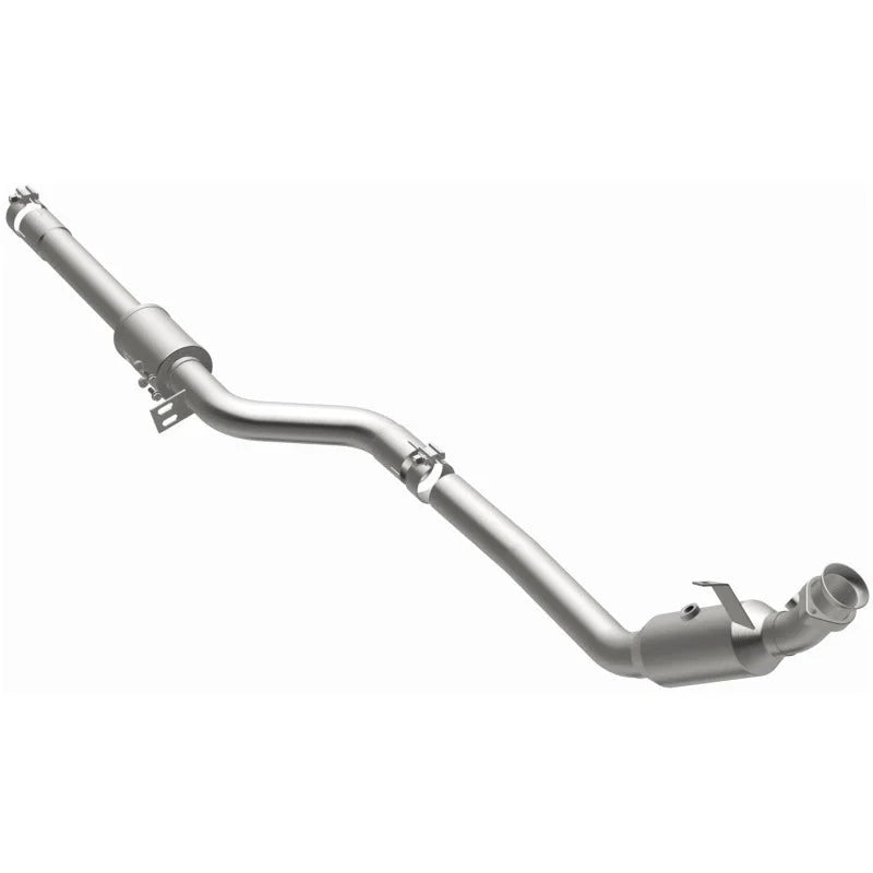 Magnaflow Conv DF 2013-2017 SL550 V8 4.6 OEM Underbody - Back View