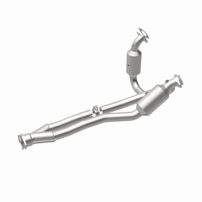 Magnaflow Conv DF 2015-2017 Transit-150 V6 3.5 OEM Underbody - Back View