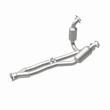 Load image into Gallery viewer, Magnaflow Conv DF 2015-2017 Transit-150 V6 3.5 OEM Underbody - Back View