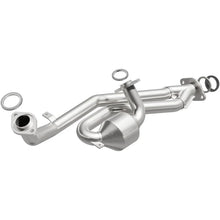 Load image into Gallery viewer, Magnaflow Conv DF 3.0L fits 2019 Hyundai Santa Fe LIMITED / 2000-2004 Toyota Avalon Xl / 2001-2003 Toyota Sienna Ce - Main...